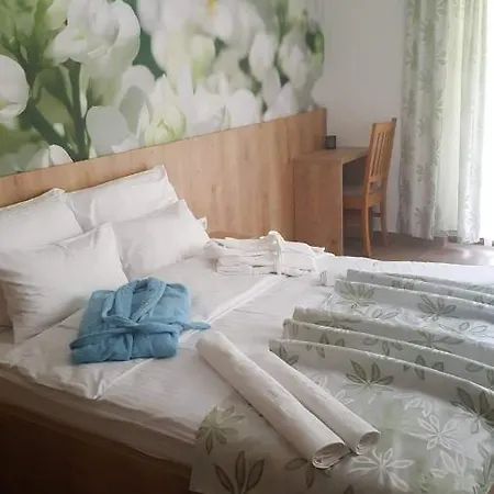 Bunski Biser Отель Благай